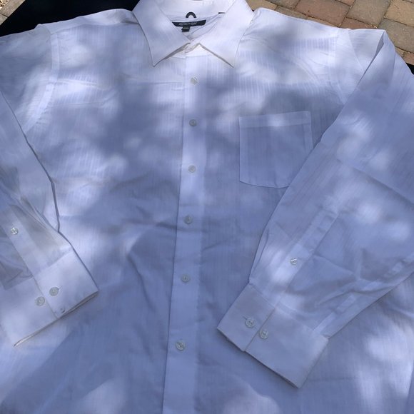 4 pack of 2XLarge items - 3 Dress Shirts & 1 Polo - Picture 15 of 17